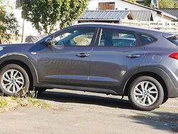 Grau Gebraucht 2018 Hyundai Tucson Premium SUV | 18.400 € (Guter Preis)