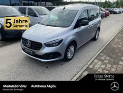 Helvinsilber Gebraucht 2024 Mercedes eCitan Kombi | 23.850 € (Fairer Preis)
