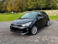 Schwarz Gebraucht 2017 Kia Rio DREAM-TEAM Edition Limousine | 10.980 € (Guter Preis)