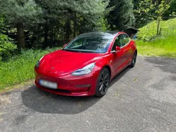 Rot Gebraucht 2019 Tesla Model 3 Performance Limousine | 24.999 €