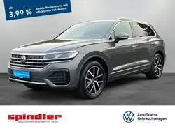 Siliziumgrau metallic Gebraucht 2020 VW Touareg R-line SUV | 43.390 € (Guter Preis)