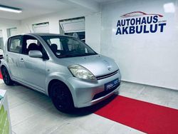 Silber Gebraucht 2005 Daihatsu Sirion Kleinwagen | 1.990 € (Teuer)