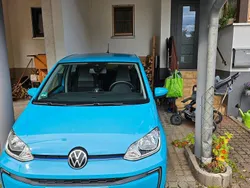 Blau Gebraucht 2021 VW e-up! Kleinwagen | 11.000 € (Guter Preis)