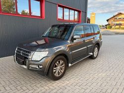 Dark grey Gebraucht 2017 Mitsubishi Pajero SUV | 26.900 € (Etwas zu teuer)
