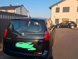 Schwarz Gebraucht 2011 Peugeot 5008 Van / Kleinbus | 4.600 €