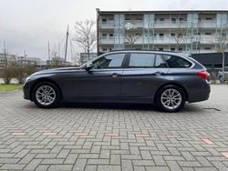 Grau Gebraucht 2015 BMW 316 Kombi | 8.750 € (Fairer Preis)