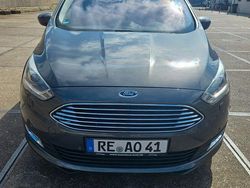 Grau Gebraucht 2016 Ford C-MAX Van / Kleinbus | 10.000 € (Fairer Preis)
