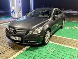Grau Gebraucht 2011 Mercedes E300 Coupé | 14.990 € (Fairer Preis)