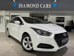 Weiß Gebraucht 2017 Hyundai i40 Trend Kombi | 14.490 € (Fairer Preis)