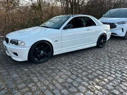 Weiß Gebraucht 2001 BMW 320 Cabriolet Performance Cabrio | 4.500 € (Fairer Preis)