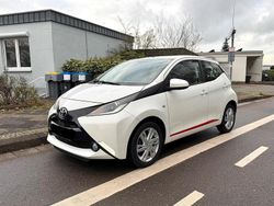 Weiß Gebraucht 2015 Toyota Aygo Kleinwagen | 4.990 € (Fairer Preis)
