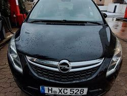 Schwarz Gebraucht 2015 Opel Zafira Tourer Van / Kleinbus | 9.500 € (Fairer Preis)