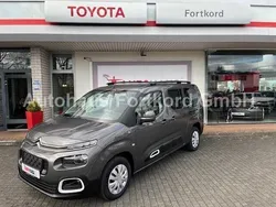 Grau Gebraucht 2020 Citroën Berlingo Shine Van / Kleinbus | 26.480 € (Etwas zu teuer)