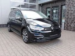 Schwarz Gebraucht 2024 VW Touran Highline Van / Kleinbus | 37.490 € (Fairer Preis)
