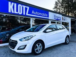Polar white / sol Gebraucht 2015 Hyundai i30 Trend Limousine | 6.990 € (Fairer Preis)