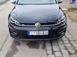 Schwarz Gebraucht 2018 VW Golf VII Highline Limousine | 16.200 € (Guter Preis)