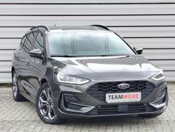 Magnetic grau Gebraucht 2024 Ford Focus ST-Line Kombi | 21.890 € (Fairer Preis)