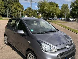 Grau Gebraucht 2019 Hyundai i10 Trend Kleinwagen | 8.100 € (Guter Preis)