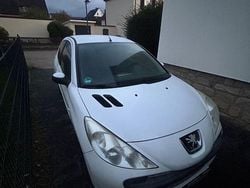 Weiß Gebraucht 2012 Peugeot 206 Limousine | 2.799 € (Fairer Preis)