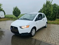 Weiß Gebraucht 2009 Mitsubishi Colt Kleinwagen | 2.500 €