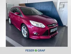 Rot Gebraucht 2014 Ford Focus Titanium Kombi | 8.990 € (Teuer)