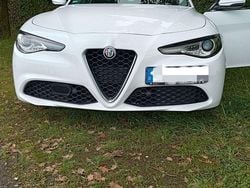 Weiß Gebraucht 2018 Alfa Romeo Giulia Super Limousine | 17.700 € (Fairer Preis)