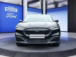 Absolute black Gebraucht 2022 Ford Mustang Mach-E SUV | 29.990 € (Superpreis)