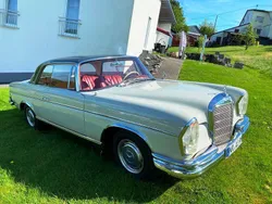 Beige Gebraucht 1963 Mercedes W111 Coupé | 48.500 €
