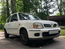 Weiß Gebraucht 2001 Nissan Micra Kleinwagen | 1.800 €