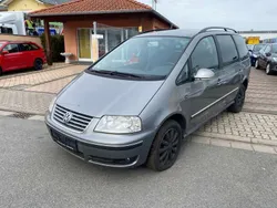 Grau Gebraucht 2005 VW Sharan Van / Kleinbus | 3.950 € (Fairer Preis)