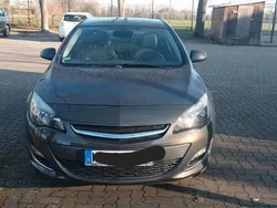 Grau Gebraucht 2012 Opel Astra Limousine | 4.200 € (Guter Preis)