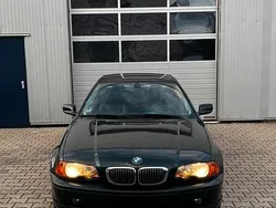Grün Gebraucht 2002 BMW 320 Coupé | 2.600 € (Guter Preis)