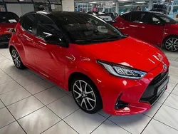 Tokio fusion rot metallic, dach schwarz Gebraucht 2020 Toyota Yaris Hybrid Edition Limousine | 18.990 € (Etwas zu teuer)