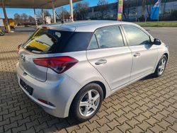 Silber Gebraucht 2017 Hyundai i20 GO! Limousine | 7.200 € (Superpreis)