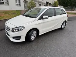 Weiß Gebraucht 2015 Mercedes B180 Van / Kleinbus | 11.990 € (Fairer Preis)