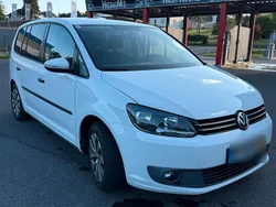 Weiß Gebraucht 2011 VW Touran Van / Kleinbus | 4.550 € (Fairer Preis)