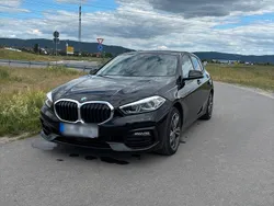 Schwarz Gebraucht 2020 BMW 118 Sport Line Kleinwagen | 19.990 € (Fairer Preis)