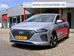 Grau Gebraucht 2017 Hyundai Ioniq Premium Limousine | 12.950 € (Fairer Preis)