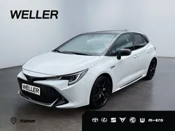 Schneeweiß / mysticschwarz mica Gebraucht 2021 Toyota Corolla Sport Limousine | 26.280 € (Teuer)