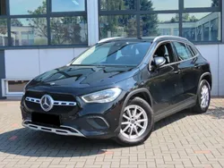 Schwarz Gebraucht 2021 Mercedes GLA200 SUV | 18.100 €