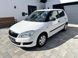 Weiß Gebraucht 2011 Skoda Fabia Kleinwagen | 3.800 € (Fairer Preis)