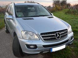 Blau Gebraucht 2005 Mercedes ML280 SUV | 22.500 €