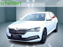 Moonweiss metallic (weiß) Gebraucht 2023 Skoda Superb Style Kombi | 39.750 € (Fairer Preis)