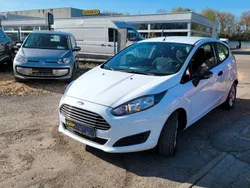Weiß Gebraucht 2015 Ford Fiesta Ambiente Kleinwagen | 4.999 € (Guter Preis)