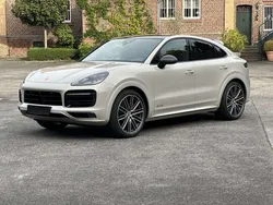 Cashmererbeigemetallic Gebraucht 2023 Porsche Cayenne Turbo SUV | 119.790 €