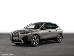 Grau Gebraucht 2024 BMW iX SUV | 59.328 € (Etwas zu teuer)
