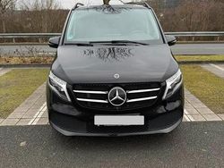 Schwarz Gebraucht 2022 Mercedes V300 Avantgarde Van / Kleinbus | 55.000 € (Guter Preis)
