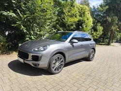 Grau Gebraucht 2016 Porsche Cayenne S SUV | 22.900 €