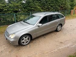 Silber Gebraucht 2003 Mercedes C270 Elegance Kombi | 1.950 €