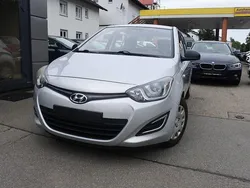 Silber Gebraucht 2013 Hyundai i20 Edition Limousine | 3.799 € (Fairer Preis)